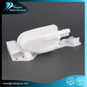 Parties de carrosserie en plastique